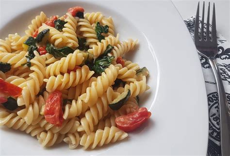 Konjakové cestoviny pripravené so zeleninou