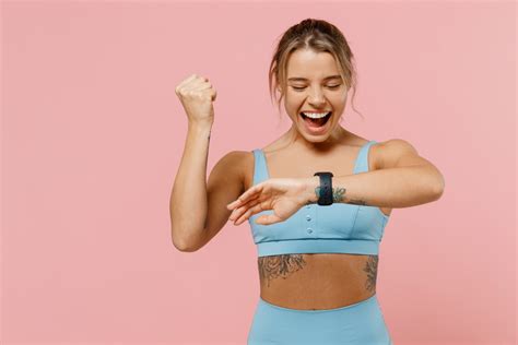 ilustrácia štíhlej postavy a fitness vybavenia