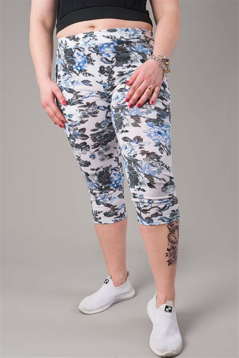 Produktové foto: Rôzne typy športových legín (napr. push-up, s vreckami, trojštvrťové)