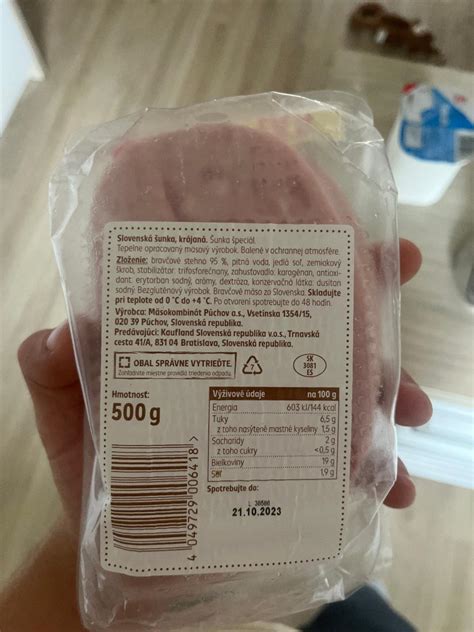 Inforgrafika porovnania kalórií a energetického výdaja morčacieho a bravčového mäsa