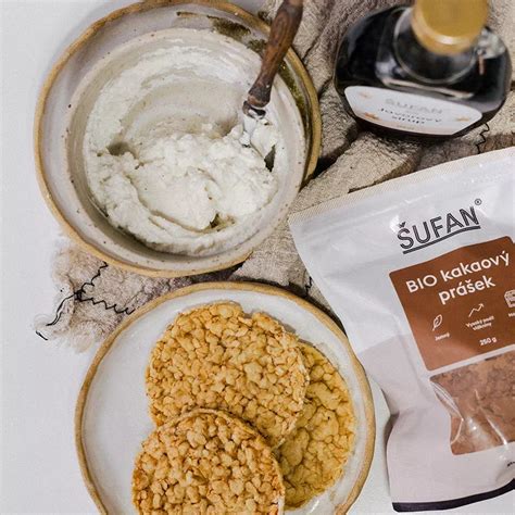 ilustrácia športovca s ryžovým chlebíčkom