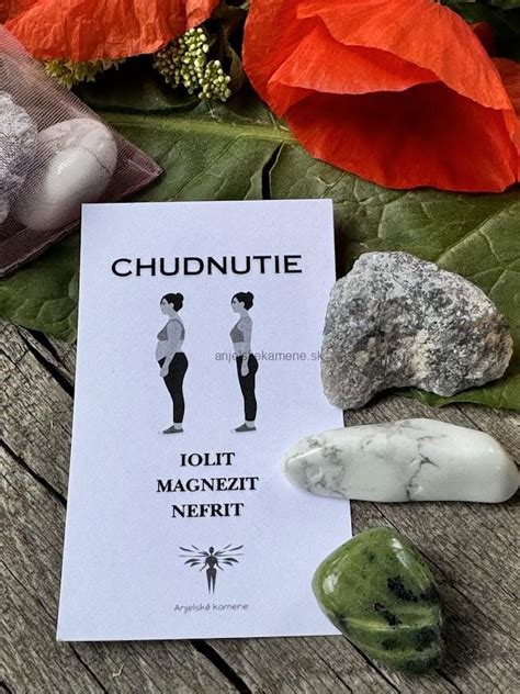 fotografia sady liečivých kameňov pre chudnutie (iolit, magnezit, nefrit)