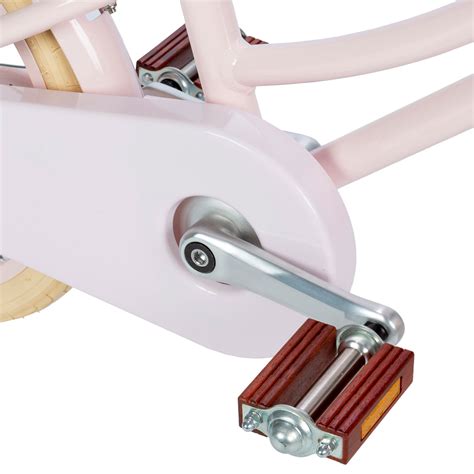 ilustrácia rôznych fyzických aktivít (chôdza, bicykel, schody, posilňovanie)