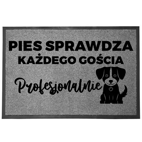 šikovný pes kontroluje svoju váhu na váhe