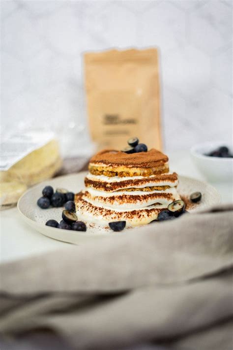 Tematická fotografia ryžových chlebíčkov v rôznych formách, zdôrazňujúca ich vzhľad ako 