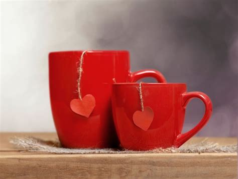 Fotografia šálky medovo-škoricového nápoja