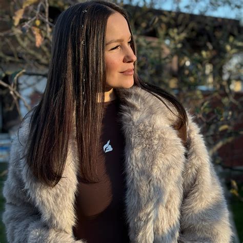 Miska boršču s gréckym jogurtom a bylinkami