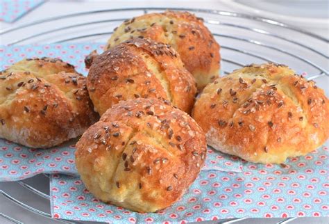 Foto: Čerstvo upečené paleo mrkvovníky na plechu