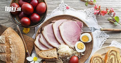 Tematické foto: Rozmanité, zdravo vyzerajúce jedlá na stole, prezentujúce šírku možností zdravej kuchyne.