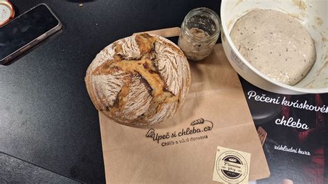 Ilustrácia rôznych druhov celozrnnej múky používanej na pečenie kváskového chleba