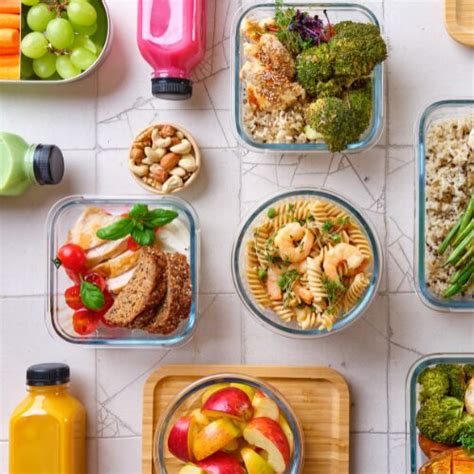 Ilustračná fotografia zdravej a vyváženej stravy s ovocím a zeleninou.