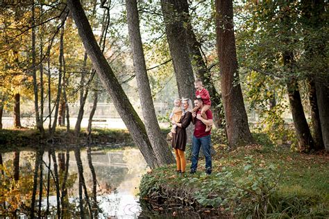 Ilustračná fotografia zdravej rodiny pri spoločnej aktivite v prírode