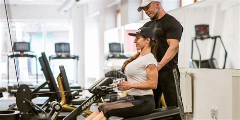 mapa sveta s vyznačenými dejiskami MS v kulturistike a fitness 2024 v Iráne a Japonsku