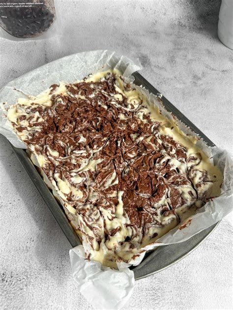 Inštrukcia na kontrolu prepečenia brownies pomocou špajdle