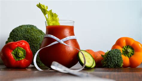 porovnanie ovocnej šťavy a smoothie s dôrazom na vlákninu