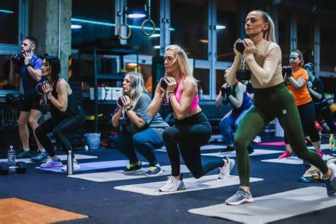 Športovec vykonávajúci HIIT cvičenie